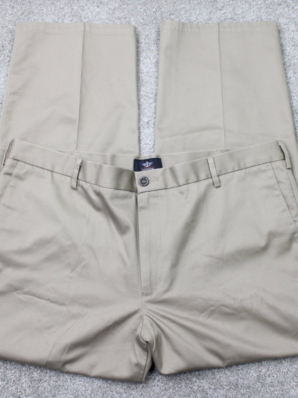 Dockers Pants NWT Mens 42x30 Beige Signature Khaki Straight Fit Chino Flat Front